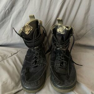 Nike SF Air Force 1 Black/Green Suede High-Top